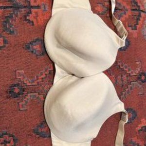 Motherhood nursing bra w/ underwire. Size: 36D.